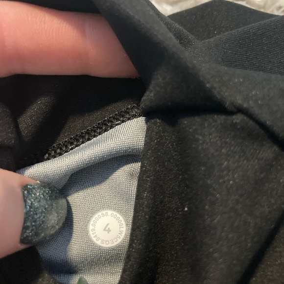 💕EUC! Lululemon leggings 4 - Picture 8 of 9